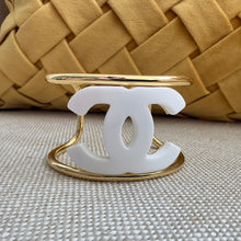 將圖片載入圖庫檢視器 我的小香大logo手環-白色 （直播樣品）
